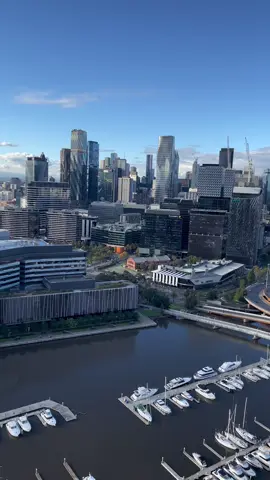 Good morning Melbourne! ✨ #foryou #melbs #melbourne #victoria #visitmelbourne #citylife #cityview #skyscraper #seeaustralia 