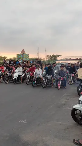 Membalas @johararifn iki mas onok e setengah mateng🤣 #fypシ゚viral #sidoarjokotaherex #herexdarjo #herexsore #herextolhk #herexalteri #herexalteriporong #herexjatim #berandatiktok #berandafypシ #fypシ゚viral 