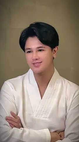 Buổi live stream vấn đáp tâm linh , kiếm xu bất ổn tối quá 😆😆😆.  #EricNguyen #Esuitandwedding #bossBao #weddingseason 