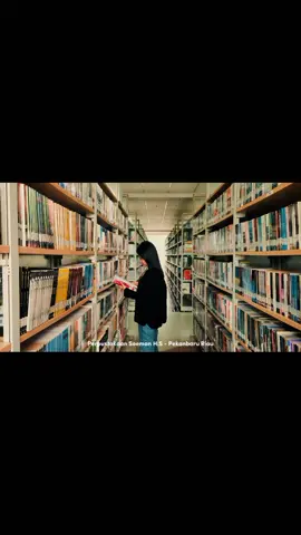 Pustaka Wilayah Soeman H.S Provinsi Riau merupakan salah satu perpustakaan terbesar di Indonesia.  Membaca disini terasa lebih nyaman dengan ditemani oleh pemandangan kota Pekanbaru yang tampak dari dinding kaca lebar yang mengelilingi gedung #puswilpekanbaru #perpustakaan #perpustakaansoemanhs #soemanhs #CapCut 