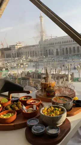 جمـال ، احلى إطلاله فطور على الحرم 🧡🧡🧡 #مطاعم_الحرم #مطاعم_مكه#فطور_الحرم #المسجد_الحرام #كوفيهات_مك