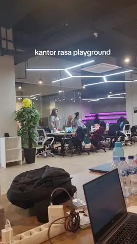 pindah pindah kerja baru disini ada yang main kejar kejaran #corporatetiktok #fyp #corporatelife #truestory #monday #kantor 