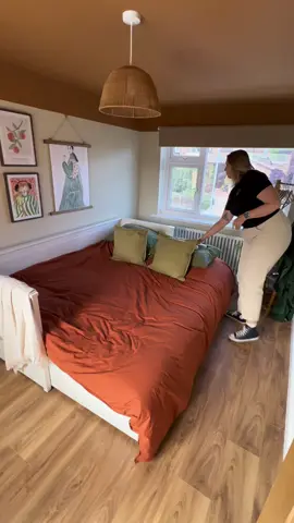 Come and put our ikea daybed back to a single after guests #guestroom #ikea #hemnes #ikeahemnesdaybed #daybed 