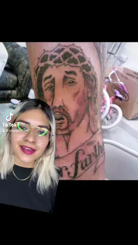 Sabías que 7 de cada 10 personas se arrepienten de sus tatuajes? 😞  #tatuajefeo #failtattoo #tatuajesfeos #tatuaje #tatuajes #tattoo #tattoos #tatuajesentiktok #ideastatuajes #ideastattoomujeres  tatuajes feos, tatuaje sale mal, ideas tatuajes 