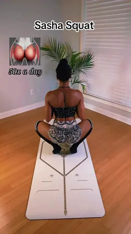 Start your week off right🔥Learn the squats in the Sasha Squats Series linked above Tone ur glutes, strengthen ur hips, thighs, knees, ankles and feet. You got it❣️ #sashasquat #hips #hipmobilityexercise #flexibility #yogagirl 