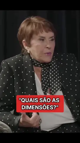 Márcia Fernandes, também conhecida como Márcia Sensitiva, é clarividente, sensitiva, numeróloga, médium, astróloga, mestre de reike, palestrante e escritora. 
