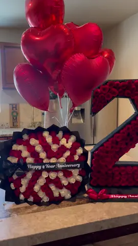 Happy 2 year Anniversary ❤️🌹🥹 #happyanniversary #anniversary #Love #2yearsanniversary #rosaseternas#florist 