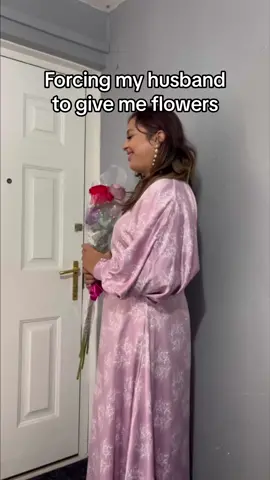 Showing my husband how it’s done 🤣 #foryou #trending #couplescomedy #viral 