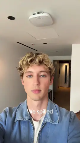 uhh ohhhh @emrata high low ep tomorrow