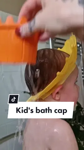 Eternally grateful for this bath cap that has changed toddler bathtime routine - no more battles of washing hair! 🙏✨️ #bathtimefun #bathtimeroutine #toddlerhack #momhack #musthaves #momlife 