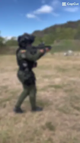 IG:jo.ha831 #policianacionaldecolombia #policianacional #mujerpolicia👮‍♀️🚔💙 #goes #grupooperacionesespeciales #fypシ゚viral #goesviral #diosypatria #esunhonorserpolicia👮‍♂️💚🇨🇴 #comandos #instructores 