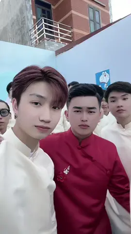 Đội nhà trai đã sẵn sàng rước nàng về dinh  