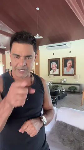 Em parceria com a #cufabrasil convido todos vocês a participarem da Campanha do Agasalho #FrenteFria, doe 5KG de Agasalhos (em bom estado) e ganhe um par de ingressos para o meu show na Vibra São Paulo dia 01 de Setembro. Ingressos LIMITADOS. A pessoa que MAIS DOAR *em quilos, agasalhos, ganha uma viagem para Bariloche / Argentina. A Campanha acontece nesta quinta-feira, 27/07, das 10h às 18h na Loja da #bandfm no Shopping Butantã / SP.  Veja o regulamento completo no site zezedicamargo.com.br/frentefria Vamos nessa JUNTOS!!! 🩵🧣 #ZezeDiCamargo #CampanhaDoAgasalho #FrenteFria #Rustico #BandFm #CufaBrasil #Sertanejo 