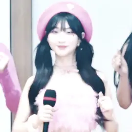 shes literally a cute ferret in a beret #yeojin #yeojinedit #loona #loonaedit #kpop #kpopedit #kpopfyp 