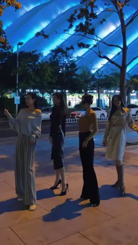 #sisters #besties #walking dance #walking while dancing cozy little tune