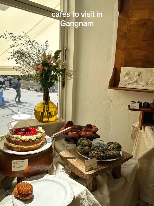 Cafes in Gangnam you should definitely visit! (Most are near Dosan Park except for Uncommon) #korea #cafe #gangnam #seoul #seoultravel #seoulcafe #fromheras #peachseoul #uncommon #anyoccasion #feltcoffee 