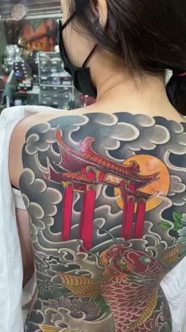 女孩的魚耀龍門⛩️🐲🐟#彫富刺青 #新莊刺青 #台北刺青 #新北刺青 #彫富一門 #彫育 #傳統刺青 #日式傳統刺青 