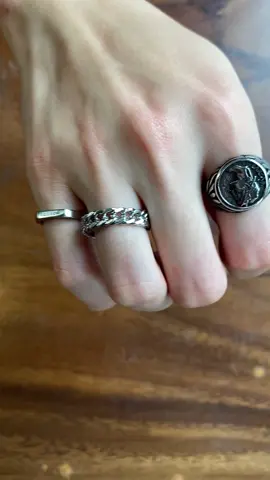 pake ini dulu sebelum nonjok angin😆 #bambelela #kalcer #anakkalcer #kalcerculture #cincin #cincinkalcer #cincinjaksel #aksesorisjaksel #senoparty #senopartyoutfit 