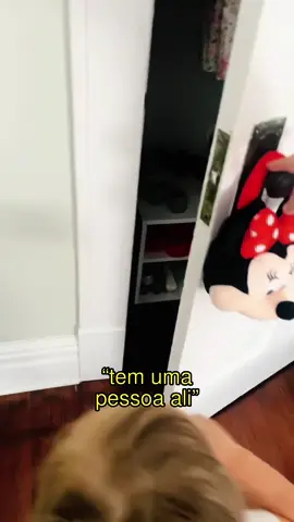 essa mulher acredita que tem algo assustador dentro do armário de sua filha observando e sorrindo pra ela #historiasbizarras #casosmisteriosos #historiasdeterror #videosdeterror #bizarrotiktok #terror #terrorparanornal