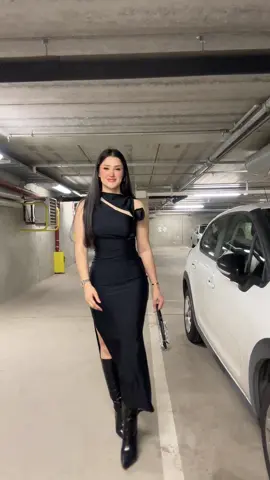 شرايكم بهذا الفستان 🫠❤️‍🔥❤️‍🔥❤️‍🔥 ؟ 