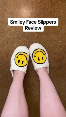 Are these the comfiest slides ive worn? Tbh i think so 😭🩷 and theyre cute!! #smileyfaceslippers #smileyfaceslippersfyp #tiktokshop #tiktokshopfind #tiktokshopdeal #tiktokshopping #tiktokshops #tiktokshopcreator #queentayshops #slippers 