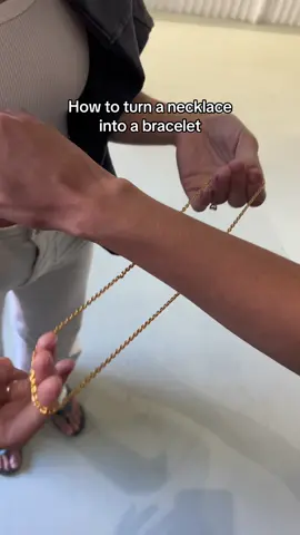 How to turn a necklace into a bracelet #necklacehack #bracelethack #goldnecklace #necklacetrick #jewelryhack #goldjewellery 