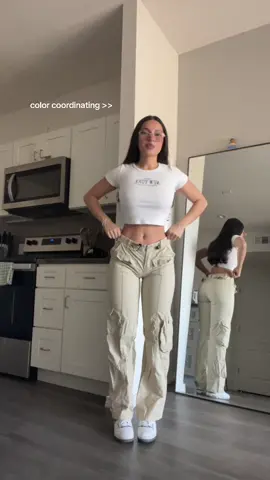 the white & grey combo 🤝🏼 #outfitinspo #fyp 