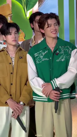 Phuwin yang jadi mengecil kalo sama Pond 🥺🤏🏻🌷🎀 | cr : hhammburgers, _ppspace #PondPhuwin #ppnaravit #phuwintang #OishiXOurSkyy2