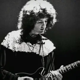 #BRIANMAY | Killer Queen Guitar Solo by Brian May :) #queen #queentok #queenband #brianmay #killerqueen #fyp 