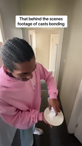 This so would’ve been highschool musical 😂 #makingof #behindthescenes #bts #netflix #strangerthings #highschoolmusical #harrypotter #lotr #cast #actors #documentary #impression #uk #nz #aus #canada #usa 