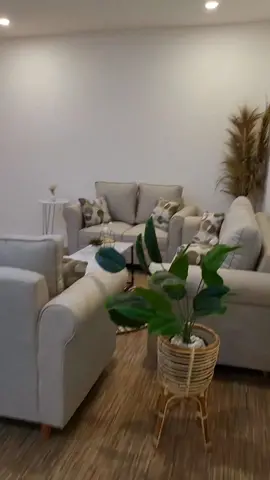 Sofa Classic Best Seller Kimmy Sofa, dengan bahan canvas yang mudah dibersihkan, dan busa Royal Foam Rekomen untuk pemakaian jangka panjang. #sofabekasi #kimmysofa #sofabogor #sofadepok #sofapuff #sofajakarta #sofaclassic #sofaretro #sofacream 