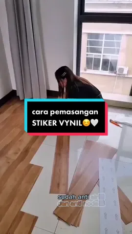 dekorasi lantai aestetic bersama wallpaperhome☺️🥰🤎YUK JOIN LIVE GUYS LAGI ADA PROMO LOH👉🏻  #dekorasirumah #tiktokdekorasi #flashchargeflashchange☺️❤🔥 #fyp #flashchargeflashchange #wapaperlive4k #stikervynil #karpetaesthetic #lantaivinyl #lantai7cek #lantaikayu 