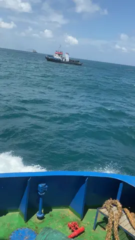 Proses bantu sandar pb242#tagboat #jurumudi #pelautindonesia🇲🇨⚓ #iwip_weda_halmahera #fyptiktok #storytentangpelaut 