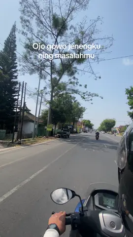 Mikir masalahku dewe ae met ndase 