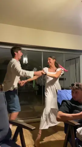 Some beautiful people dancing from my camera roll 🕺💃🏼🌏❤️ #dancing #Love #Summer 