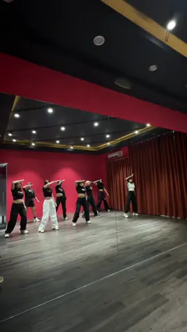 Hoà chung không khí #bornpink #blackpink #shutdown #dance #fyp #foryou #dancecover #kpop 