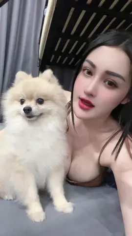 ai làm gì mà mắt Bo rưng rưng vậy .. 