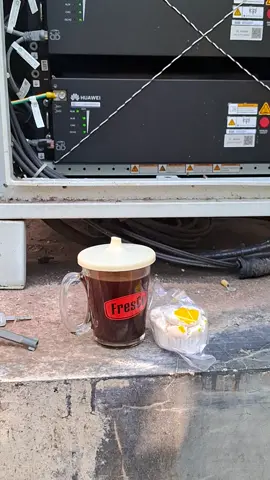Ngopi 😇 #fiberinstallation #fibersplicing #tower #rectifier #maintenance 