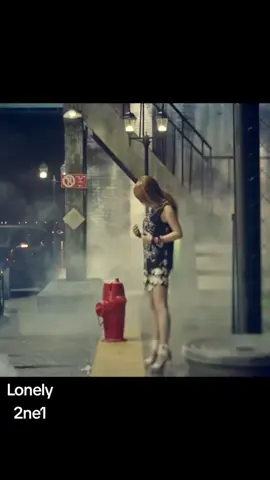 2NE1 - LONELY #lonely #2ne1 #parkbom #sandarapark #cl #minzy #kpopsongs #kpop 