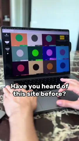 Calling all creative people that love colours! (Or colors for all you Americans 🤫) #graphicdesign #design #colours #colortrends #color 