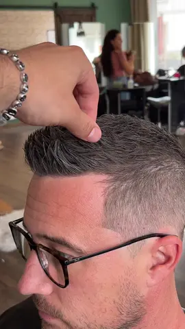 Pov dein Kunde will natürlich texturiertes Haar #barber #friseur #skinfade #midfade #haarwachs #stylingproducts #texture #messyhair #wavyhair #outlines #unterhaltung #viral #fypシ 