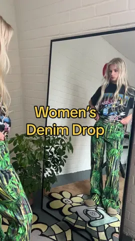 Some denim for the divas for this evening. Do some walking in bottoms that do the talking 👖 Just dropped a stack of pairs along with 30 women’s tops on the site now 💨 Link in bio 🎵 Brent Faiyaz - Been Away