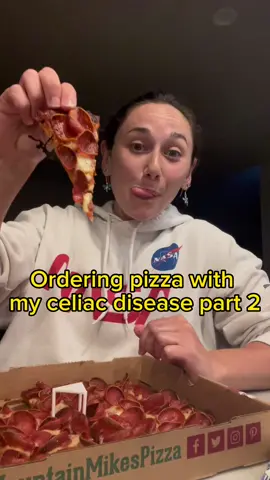 Despite dining here multiple times I always make sure to double check a few things.  They mightve gotten new staff or not remembered what they did last time.  Its always much easier to order once youve been there because i trust them now. But nothing wrong with continuing to advocate for yourself to ensure safety! #glutenfreepizza #glutenfreerestaurant #glutenfreetiktok 