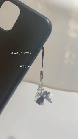 black goldfish appreciation #goldfish #phonecharm #tutorial #beabadoobee #beadtok 