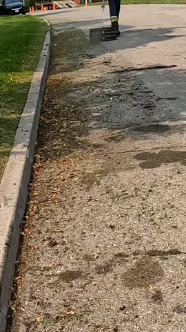 Cleaning up this curb with the paddle broom!  #cleaning #clean #cleanup #satisfying #oddlysatisfying #tools#propertymaintenance #tiktok #fyp 
