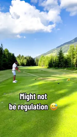 It’s not dumb if it works 🧠 (via @stevewaltmangolf) #golf #outrageous #regulation 