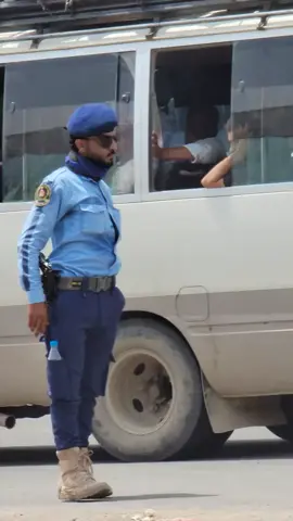 شباب اش رايكم في رجل المرور هاذا وربي افضل مرور #اليمن🇾🇪 