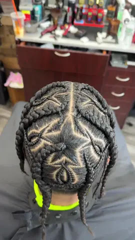 Freestyle braids 🔥🤯#braids #boxbraids #braidstyles #hair #protectivestyles #knotlessbraids #naturalhair #feedinbraids #explorepage #hairstyles #cornrows #braider #fauxlocs #hairstylist #locs #blackgirlmagic #naturalhairstyles #knotlessboxbraids #neatbraids #lemonadebraids #explore #hairstyle #tran #stitchbraids #tribalbraids #kidsbraids #beauty #feedins #knotless #crochetbraids 