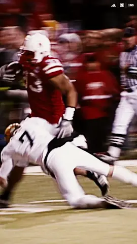 all this talk about aliens today serves as a good reminder that Ndamukong Suh was not from this planet his final two years with @Nebraska Football: 43 TFLs 19.5 sacks 161 total tackles 33 QB hurries 13 PBUs 5 blocked kicks 3 INTs 2 defensive TDs