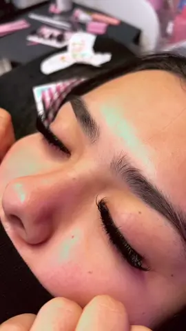 hybrid fill 😍😍😍 added some spikes ✨ #lashextensions #hybridlashes #azlashes #azlashtech 